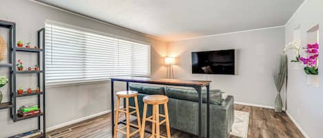 House (4 Bedrooms) | Front of property