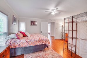 House (5 Bedrooms) | Interior