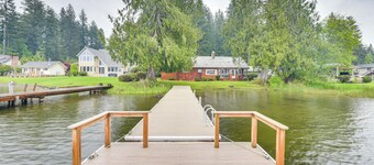 Waterfront Grapeview Escape w/ Boat Dock & Views!