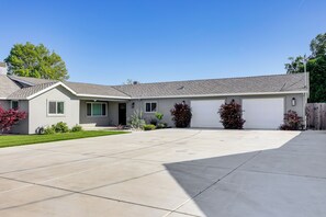 House (1 Bedroom) | Interior - Pet-friendly Hughson Getaway, 9 Mi to Modesto! (Hughson)