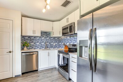 Idyllic Anthony Home: Riding Arena w/ Mirror Wall!