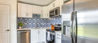 Idyllic Anthony Home: Riding Arena w/ Mirror Wall!