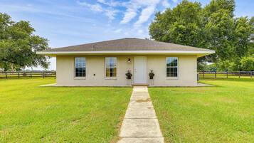 House (3 Bedrooms) | Front of property