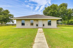 House (3 Bedrooms) | Front of property