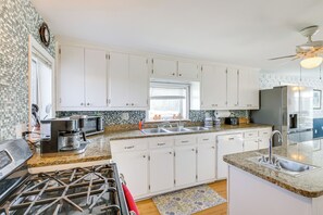 House (4 Bedrooms) | Interior