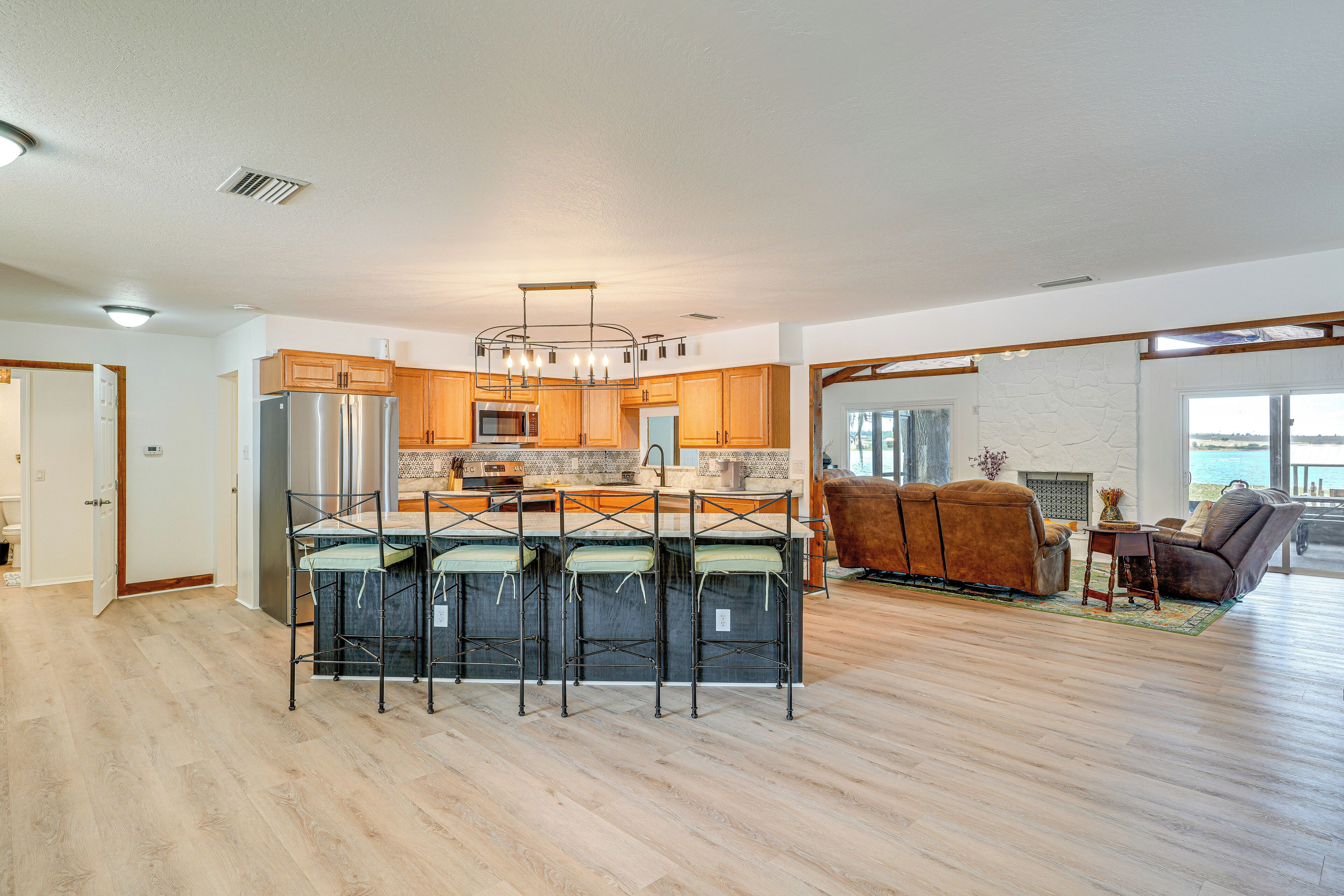 Microwave, oven, kompor, dan mesin pencuci piring