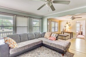 House (2 Bedrooms) | Interior - Charming Shallotte Home ~ 4 Mi to Ocean Isle Beach (Shallotte)