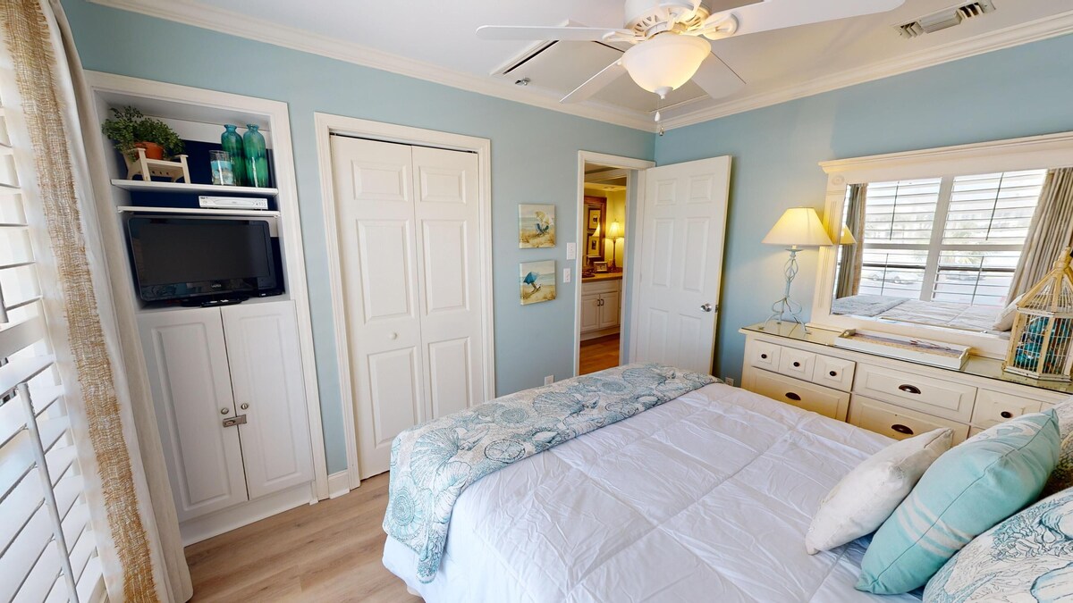 Photo 24 of SPC 2147 2 bed Dog Friendly w/Gulf Views