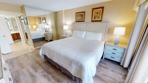 2 bedrooms, iron/ironing board, free WiFi, bed sheets - IR 413 Nice 2 bed w/Sunset Views (Destin)