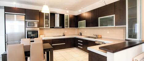 ラグジュアリー アパートメント マウンテンビュー | 専用キッチン | コーヒー / ティーメーカー、電気ポット