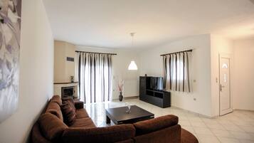 Luxury-Apartment, Bergblick | Wohnbereich