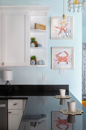 Interior - The Topaz Chalet| In the heart of Tampa| Jacuzzi (Tampa)