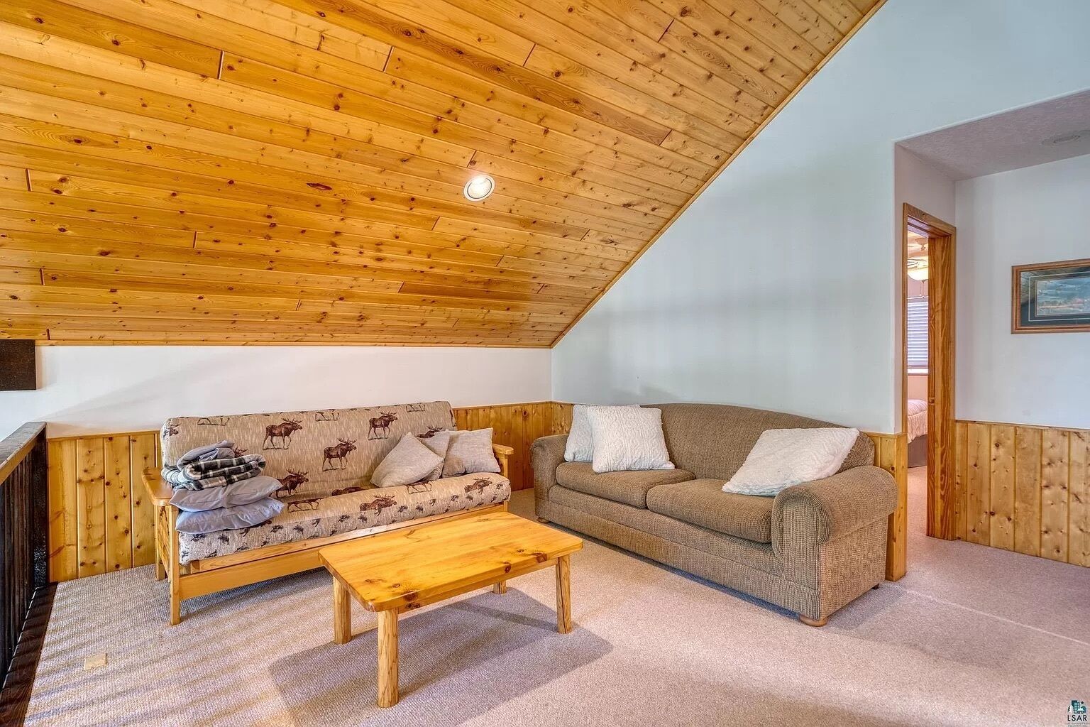 Televisie en een open haard