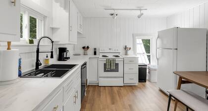 Gage Farmhouse Limit 6 2 Bedroom Apts by RedAwning