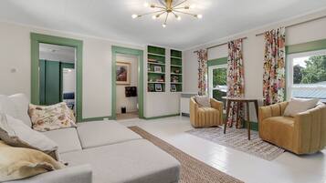 Apartment, 2 Bedrooms | Living area | Smart TV
