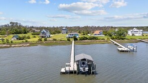 House, 3 Bedrooms | Marina - Sunrise Sound Cottage 3 Bedroom Home by RedAwning (Marshallberg)
