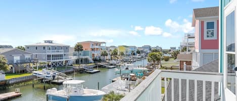 House, 3 Bedrooms | Property grounds