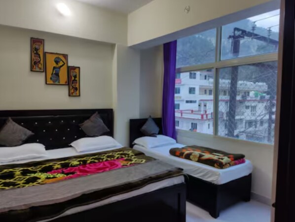 Free WiFi, bed sheets