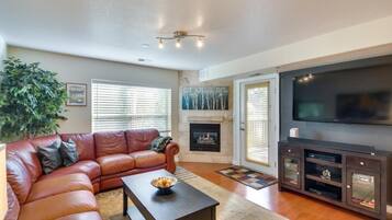 Condo, 2 Bedrooms | Living area | Smart TV