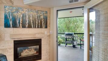 Condo, 2 Bedrooms | Interior