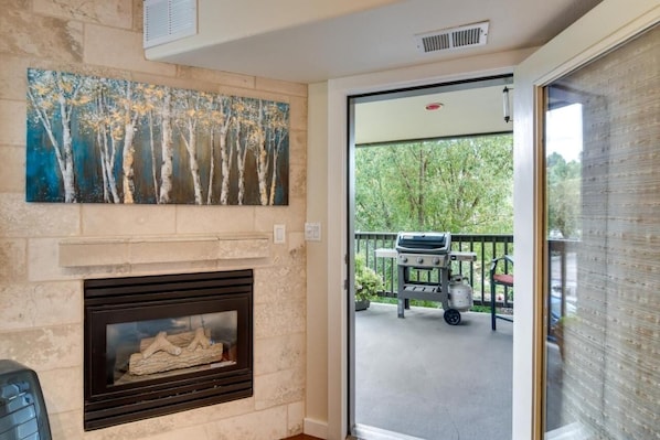Condo, 2 Bedrooms | Interior