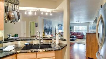 Condo, 2 Bedrooms | Private kitchen | Fridge, oven, coffee/tea maker, toaster