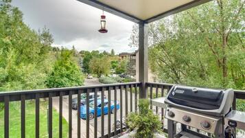 Condo, 2 Bedrooms | BBQ/picnic Area