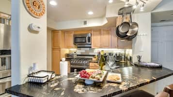 Condo, 2 Bedrooms | Private kitchen | Fridge, oven, coffee/tea maker, toaster