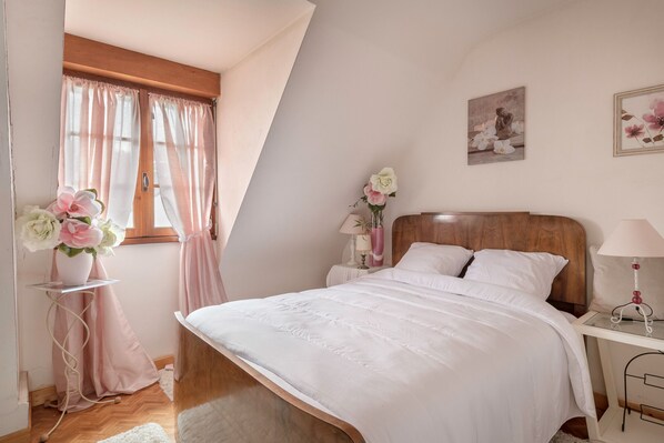 4 habitaciones, tabla de planchar con plancha y wifi gratis 