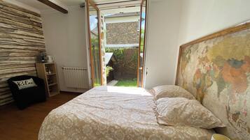 1 chambre, fer et planche Ă repasser, Wi-Fi gratuit, draps fournis