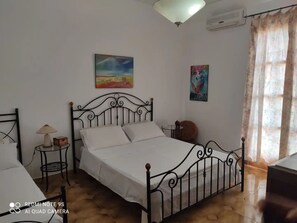 4 bedrooms, WiFi, bed sheets