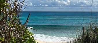 Finders Keepers - Centrally Located Bahamian Cottage Steps From The Beach