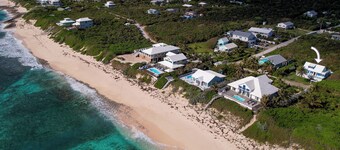 Finders Keepers - Centrally Located Bahamian Cottage Steps From The Beach