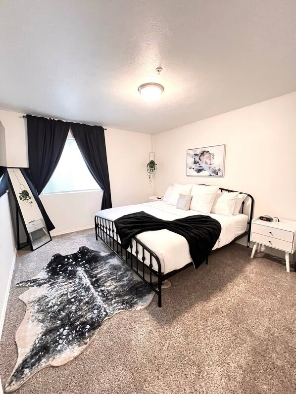 2 bedrooms, desk, iron/ironing board, travel crib