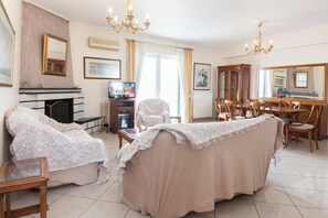 Apartment | Living area | TV - Koridalos Terrace Apt w Spectacular View (Korydallos)