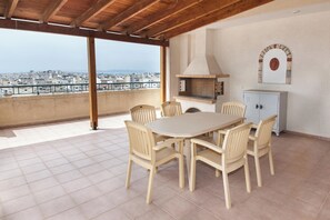 Terrace/patio - Koridalos Terrace Apt w Spectacular View (Korydallos)