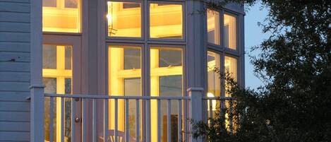 تفاصيل الفندق من الخارج