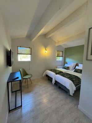5 bedrooms, iron/ironing board, travel cot, free WiFi