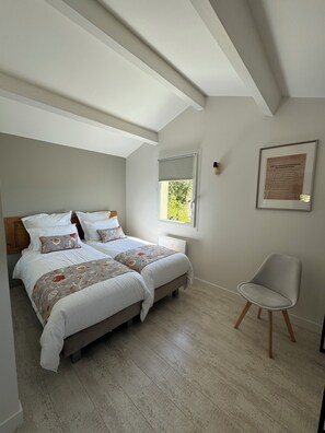 4 chambres, fer et planche à repasser, lit parapluie, Wi-Fi gratuit