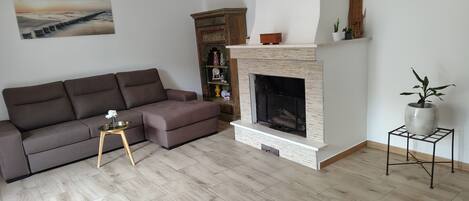 Smart TV, chimenea