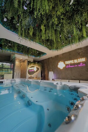 Piscine extérieure, piscine chauffée