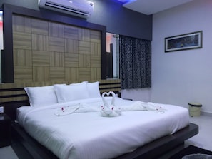 Quarto club | Wi-Fi de cortesia, roupa de cama