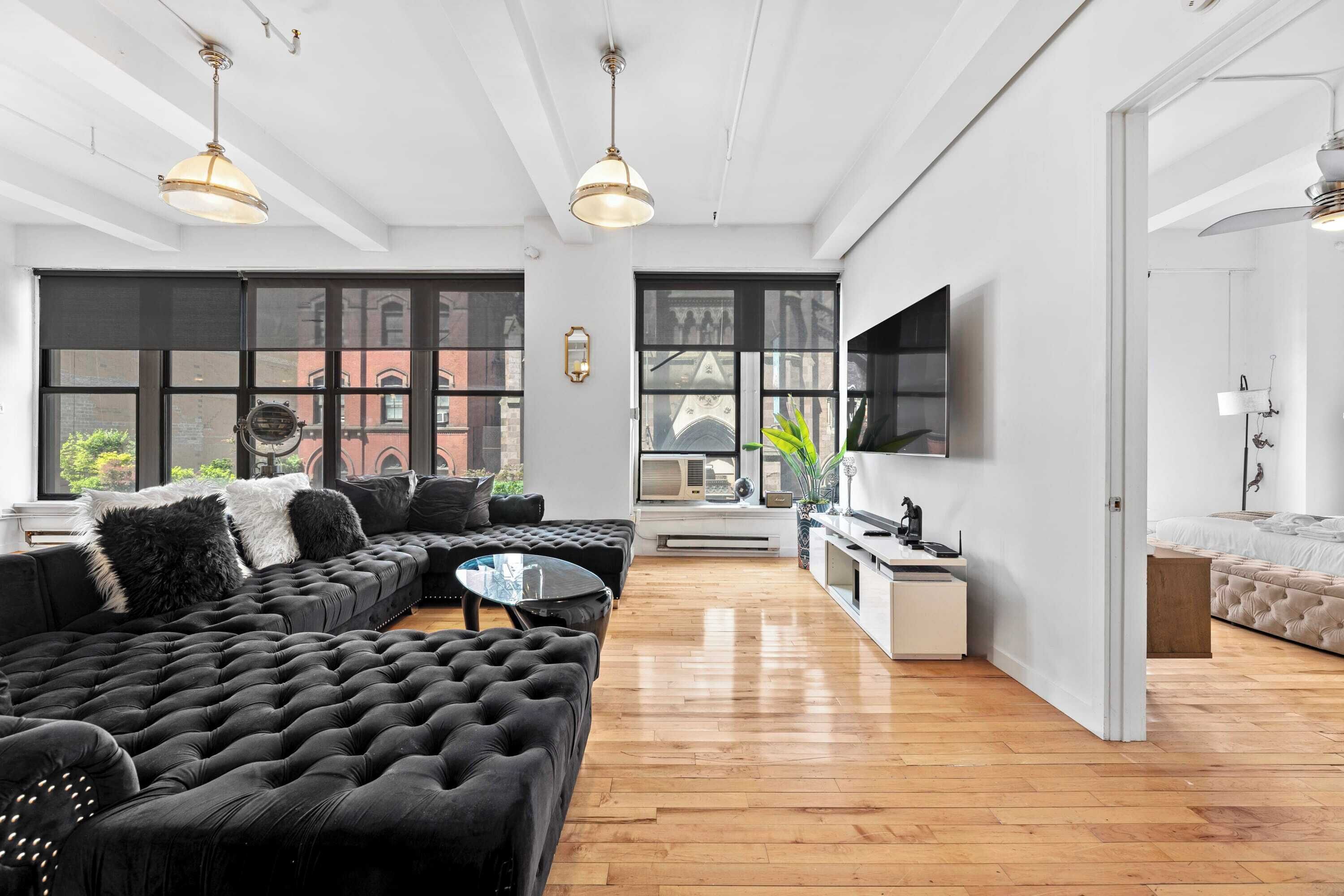 Whitewood by Rove Travel | 3BR Chelsea Apt
