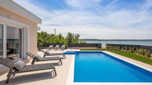 Pool - Villa Eleni (Razanac)