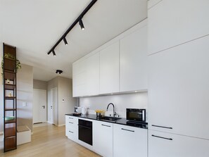 Leilighet, 2 soverom, balkong | Eget tekjøkken | Kaffetrakter/tekoker og vannkoker