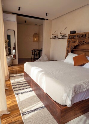 5 habitaciones, tabla de planchar con plancha y wifi gratis 
