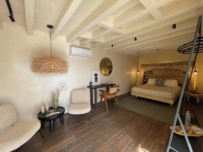 5 bedrooms, iron/ironing board, free WiFi, bed sheets