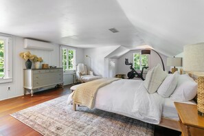 4 Schlafzimmer, Schreibtisch, Reisekinderbett, WLAN