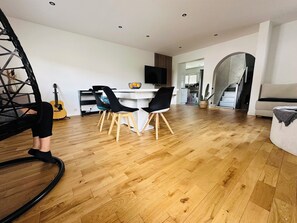 Interior - Charmante Maison au Nord de Paris Avec Piscine Chauffée (Argenteuil)