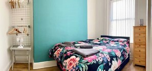 3 Schlafzimmer, Bügeleisen/Bügelbrett, WLAN, Bettwäsche